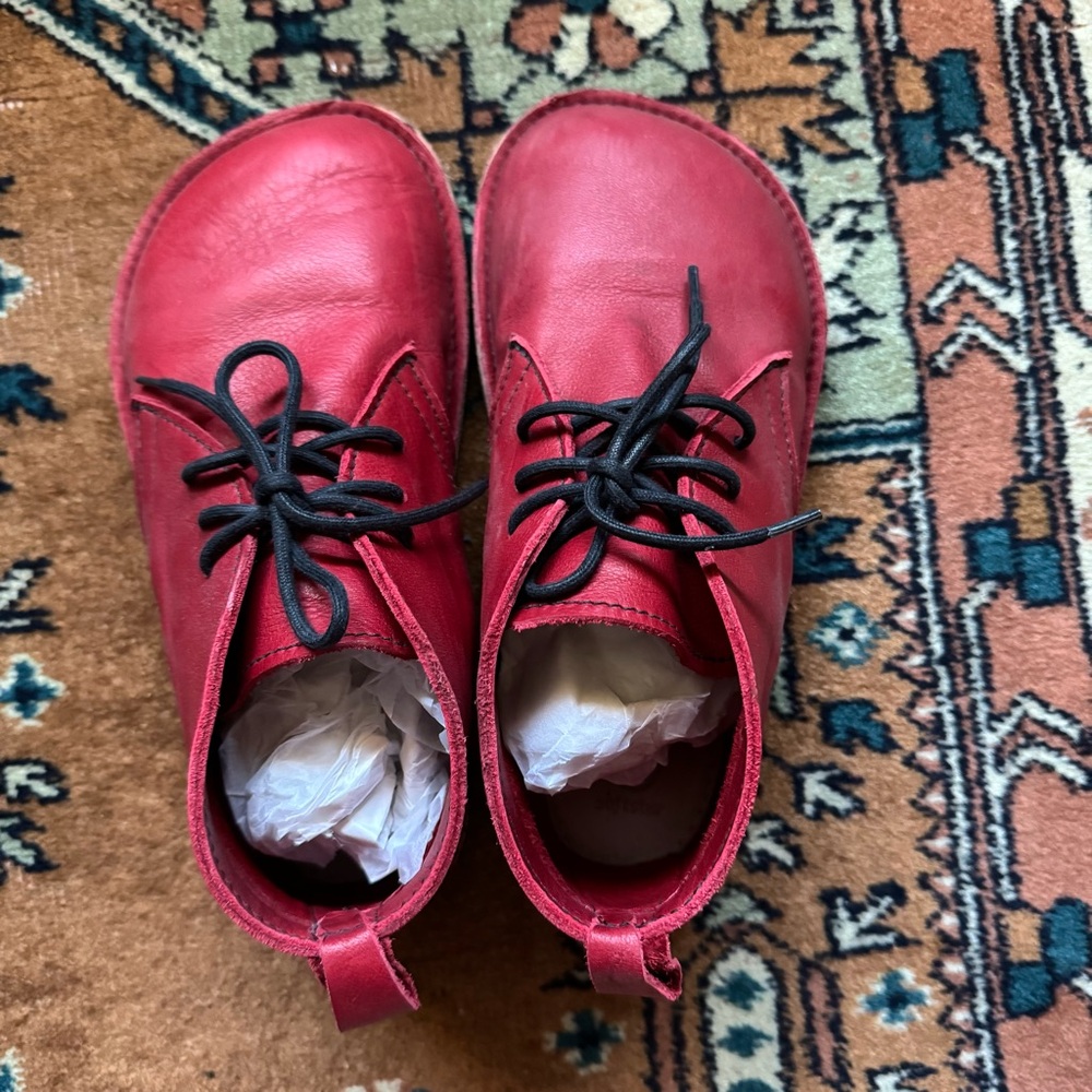 Softstar Shoes hawthorne chukka in beautiful currant red. - Picture 2 of 11